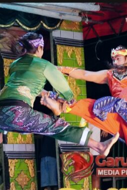 SEDEKAH BUMI SIRAMIN: Syukur Muharram, Jaga Budaya Leluhur Brebes