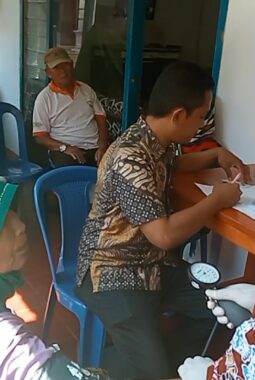Puskesmas Jati Gelar Pemeriksaan Kesehatan Gratis di Posyandu ILP Sejahtera, Warga Antusias Ikuti Layanan