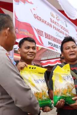 Gerakan Pangan Murah Polres Tapteng Ringankan Beban Warga Sambut Hari Bhayangkara ke-80