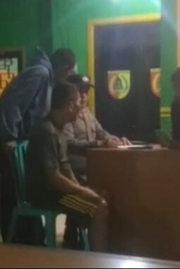 Diduga Berduaan di Dalam Rumah, Sepasang Pria dan Wanita Diamankan Warga ke Balai Desa Balung Kulon