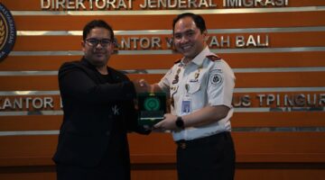 Tingkatkan Kualitas Pelayanan Publik, Kantor Imigrasi Ngurah Rai Gandeng Gojek Untuk Inovasi Pengantaran Paspor
