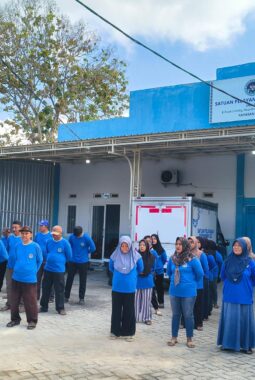 Pra Operasional MBG, SPPG Sumenep Batuan Batuan Gelar Apel Kesiapan Relawan   