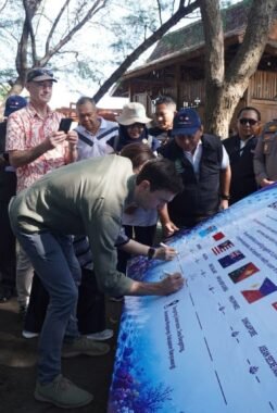 Libatkan Komunitas Nelayan dan Pesisir dalam Pengelolaan Potensi Bahari, Banyuwangi Diapresiasi Delegasi ASEAN ID Blue