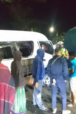 Sopir Travel Tewas di Tempat, Diduga Mengantuk Tabrak Truk Parkir di Wongsorejo