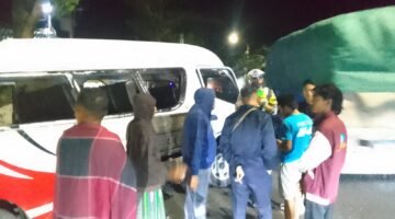 Sopir Travel Tewas di Tempat, Diduga Mengantuk Tabrak Truk Parkir di Wongsorejo