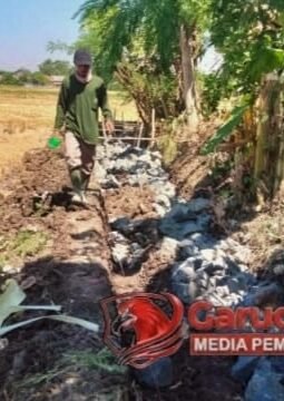 PROYEK IRIGASI Rp 195 JUTA DI SLATRI DISOROT Diduga Pakai Batu Cadas dan Pasir Ladon Tak Sesuai Spek