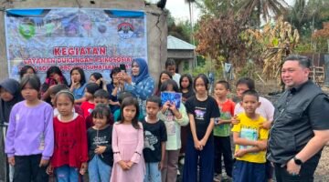 Bawa Sembako dan Keceriaan, Oktafiansyah Dorong Pemkab Cepat Tangani Korban Kebakaran Lintang Kanan