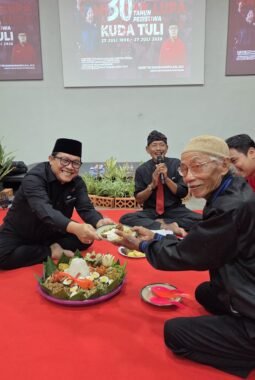 Refleksi 30 Tahun Kudatuli di Banyuwangi, Sonny T. Danaparamita Gaungkan Semangat Demokrasi