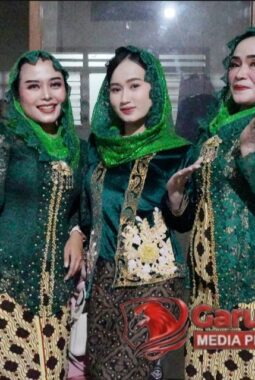 Lampu Gemebyar, Tawa Meledak: Dalang Wayang Golek Bikin Pagejugan Ngakak Semalam Suntuk, 5 Sinden Goyang dengan Lagu Jayanti