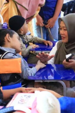 35 Anak Penyandang Cerebral Palsy Terima Kursi Roda Adaptif Gratis di Probolinggo, Didatangkan dari Australia