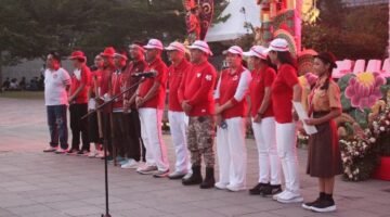 Semarak HUT Ke-81 RI Di Bangli : Ribuan Warga Dan ASN Gelar Pawai Obor, Bikin Formasi Angka 81