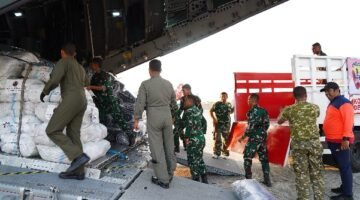 Negara Hadir Di Tengah Bencana, Kodam IX/Udayana Gerak Cepat Salurkan Bantuan Kemhan Bagi Warga Terdampak Gempa