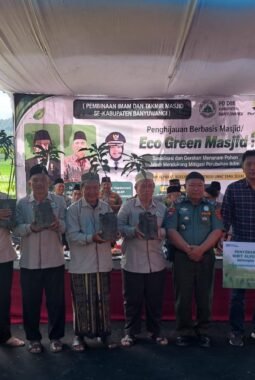 DMI Banyuwangi Dorong “Eco Green Masjid”, Gerakan Penghijauan Berbasis Masjid untuk Mitigasi Perubahan Iklim
