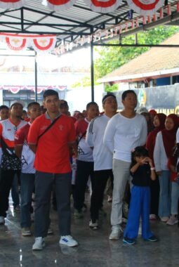 Eratkan Silaturahmi, Lapas Banyuwangi Gelar Funwalk Keluarga Sambut HUT RI ke-81