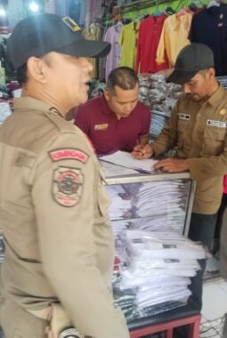 Kasi Trantib Acep Pudin Pimpin Pendataan 134 Kios di Lahan Fasos Fasum Kutabaru
