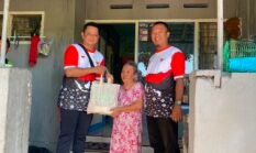 Sambut HUT RI ke-81, Lapas Banyuwangi Salurkan Paket Sembako untuk Warga Sekitar