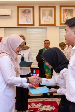 3 Dokter Spesialis dan 17 Nakes Terima SK PNS, Perkuat Pelayanan Kesehatan Banyuwangi