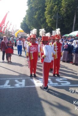 Camat Tanggul Secara Resmi Melepas Peserta Gerak Jalan SDN dan Madrasah Se-Kecamatan Tanggul
