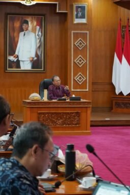Gubernur Koster Dorong Jajarannya Inovatif dan Kerja Maksimal Genjot Realisasi PAD 2026