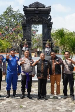 Gubernur Bali dan NTB Berkunjung ke NTT Sampaikan Bansos Pasca Gempa