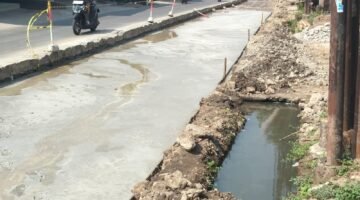 Proyek Pembangunan Jalan Cisoka-Cangkudu Dikeluhkan Warga, Tiap Tahun Jalan Diperbaiki Percuma Saja Kalo Got Tidak Perbaiki