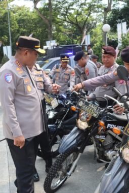 Pastikan Sarpras Efektif, Kapolresta Tangerang Cek Rantis dan Alat Komunikasi