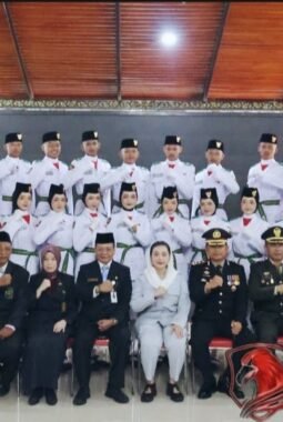 AMANAH DI UJUNG TIANG: DARI KETANGGUNGAN, FARIS SIAP JAGA KEHORMATAN MERAH PUTIH DI ALUN-ALUN BREBES