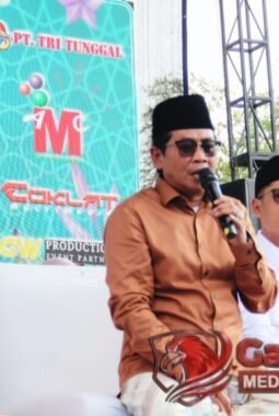 Ribuan Warga Padati Karangmalang, Abah Anza Ajak Isi Kemerdekaan dengan Akhlak Rasulullah
