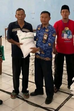 Bapang Beras Alokasi Juli-September Disalurkan di Mangunharjo, Lurah Ikrom: Semoga Meringankan Beban Masyarakat