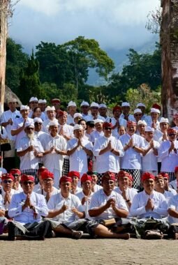 Koster; Pelaksanaan Perayaan Rahina Tumpek Uye Dirayakan Serentak