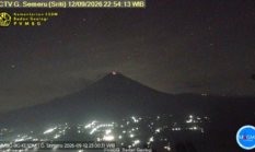 Erupsi Gunung Semeru: Tinggi Kolom Abu Capai 300 Meter, Warga Imbau Jauhi Radius Berbahaya