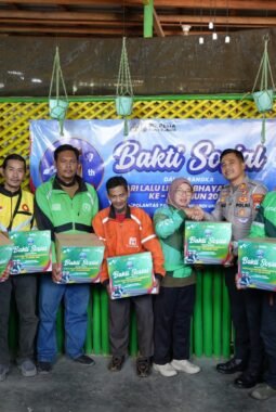 Semarak Hari Lalu Lintas Bhayangkara ke-71: Satlantas Polresta Banyuwangi Rangkul Ojol, Dari Layanan Kesehatan hingga Keselamatan di Jalan Raya