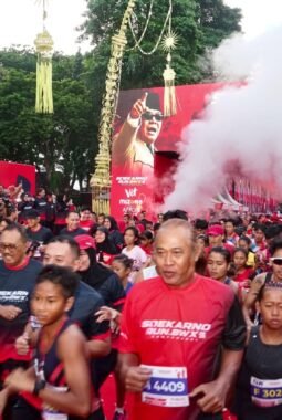 Ribuan Orang Ramaikan Soekarno Run, Bupati Ipuk: Sarana Edukasi Sosok Sang Proklamator