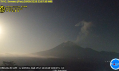 Gunung Semeru Kembali Meletus Tiga Kali dan Berstatus Siaga, Warga Dimbau Waspada Lahar