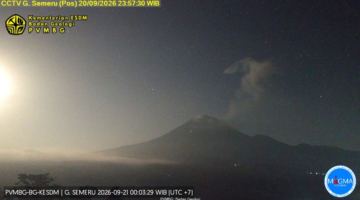 Gunung Semeru Kembali Meletus Tiga Kali dan Berstatus Siaga, Warga Dimbau Waspada Lahar