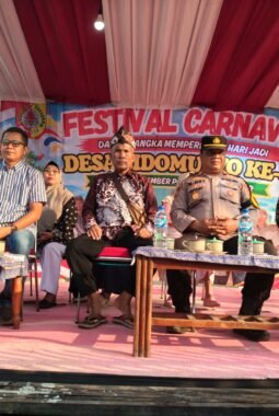 Kapolsek Semboro Polres Jember Amankan HUT RI ke-81: Karnaval Budaya Nusantara & Perayaan Desa Sidomulyo ke-32 Berjalan Lancar