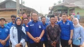 Ketua DPD PAN Tapteng Martanto Siregar didampingi Ketua DPD PAN Sibolga dan bersama Kader PAN Tapteng (ist) 