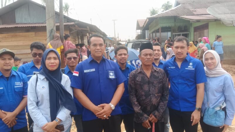 Ketua DPD PAN Tapteng Martanto Siregar didampingi Ketua DPD PAN Sibolga dan bersama Kader PAN Tapteng (ist) 