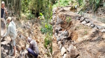 Paket Rp374 Juta Penataan Sempadan Sumber Blimbing Disorot, Papan Proyek Tak Terpasang