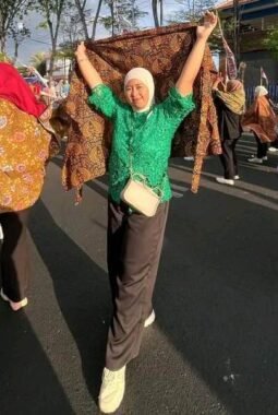 Sukses Digelar, Yesi Apriliah Lega Ikut Ambil Bagian dalam Batik in Motion 2026