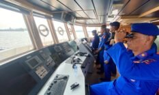Polri Kerahkan Tiga Kapal Polisi dan Dukungan Udara Cari Korban KM Virgo Transport 8