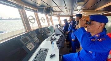 Polri Kerahkan Tiga Kapal Polisi dan Dukungan Udara Cari Korban KM Virgo Transport 8