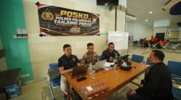 Keluarga Penumpang KM Virgo Transport 8 Mulai Datangi Posko di Pelabuhan Tanjung Perak