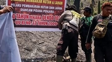 Jaga hutan dan jaga lingkungan Kapolres Jember AKBP Alaiddin bersama jajaran Kapolsek jelbuk patroli hutan petak.73 dan 74 di desa panduman,