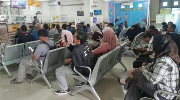 Animo Tinggi! Warga Serbu Samsat Bangil Manfaatkan Program Pemutihan Pajak Gubernur Jatim