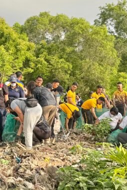 Pemprov Bali Gelar Aksi Bersih Sampah Plastik Serentak