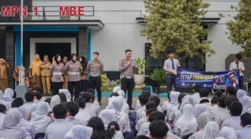 Sosialisasi Ops Patuh Semeru 2026 di SMPN 1 Jember, Tanamkan Kesadaran Tertib Sejak Dini