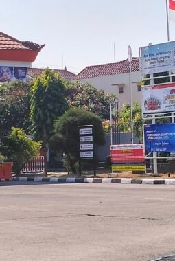 Gubernur Koster Panggil Pihak Pertamina dan Iswana Migas Pastikan Hari ini BBM Lancar 